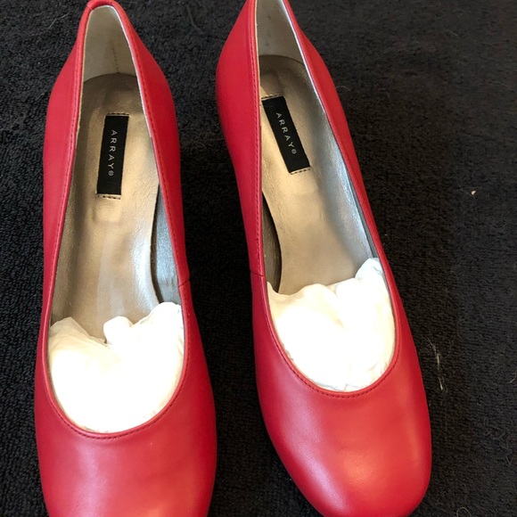 Red Pumps - Picture 3 of 3